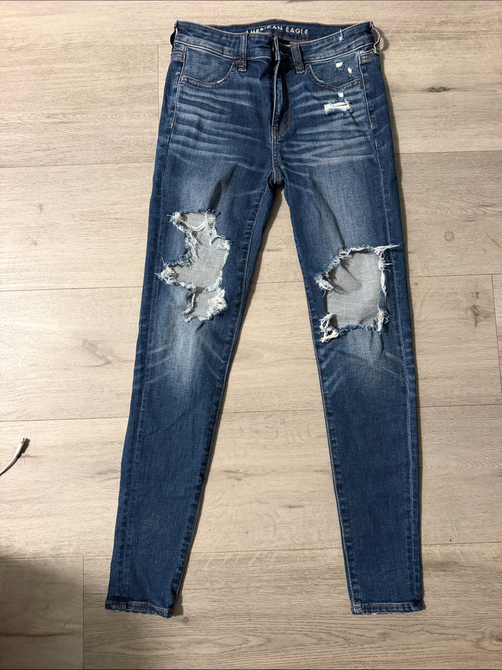 American Eagle Outfitters Medium Dark Blue Distressed Skinny Jeans